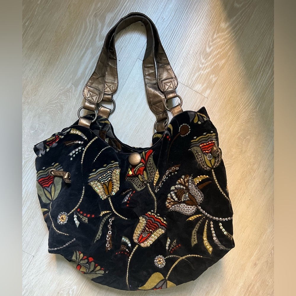 Accessorize vintage look velvet bag
